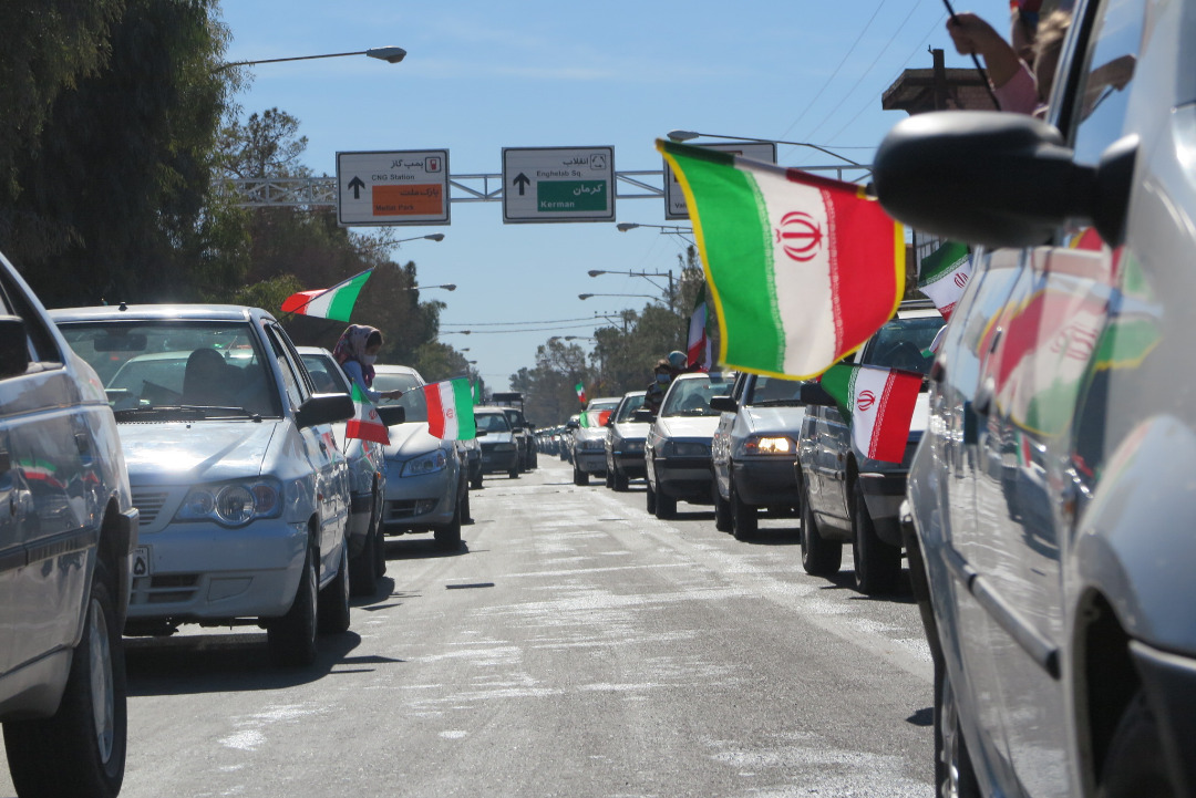 راهپیمایی خودرویی و موتوری ۲۲ بهمن در راور برگزار شد