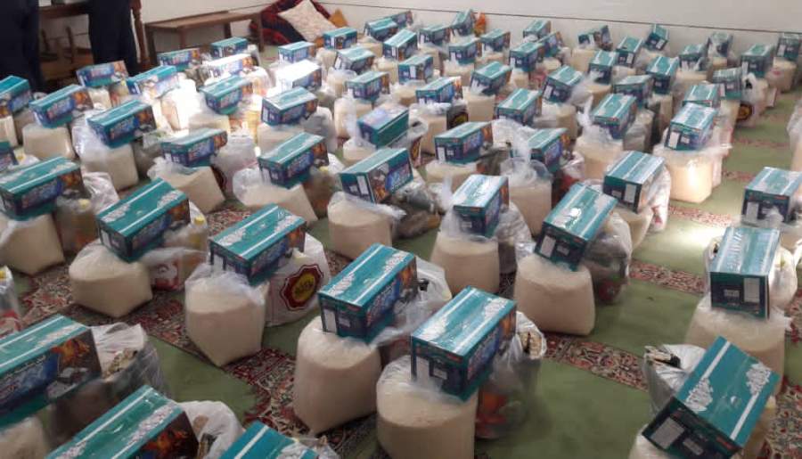 اهدای ۱۰۰ بسته سبد کالا به اقشار آسیب دیده از کرونا در راور